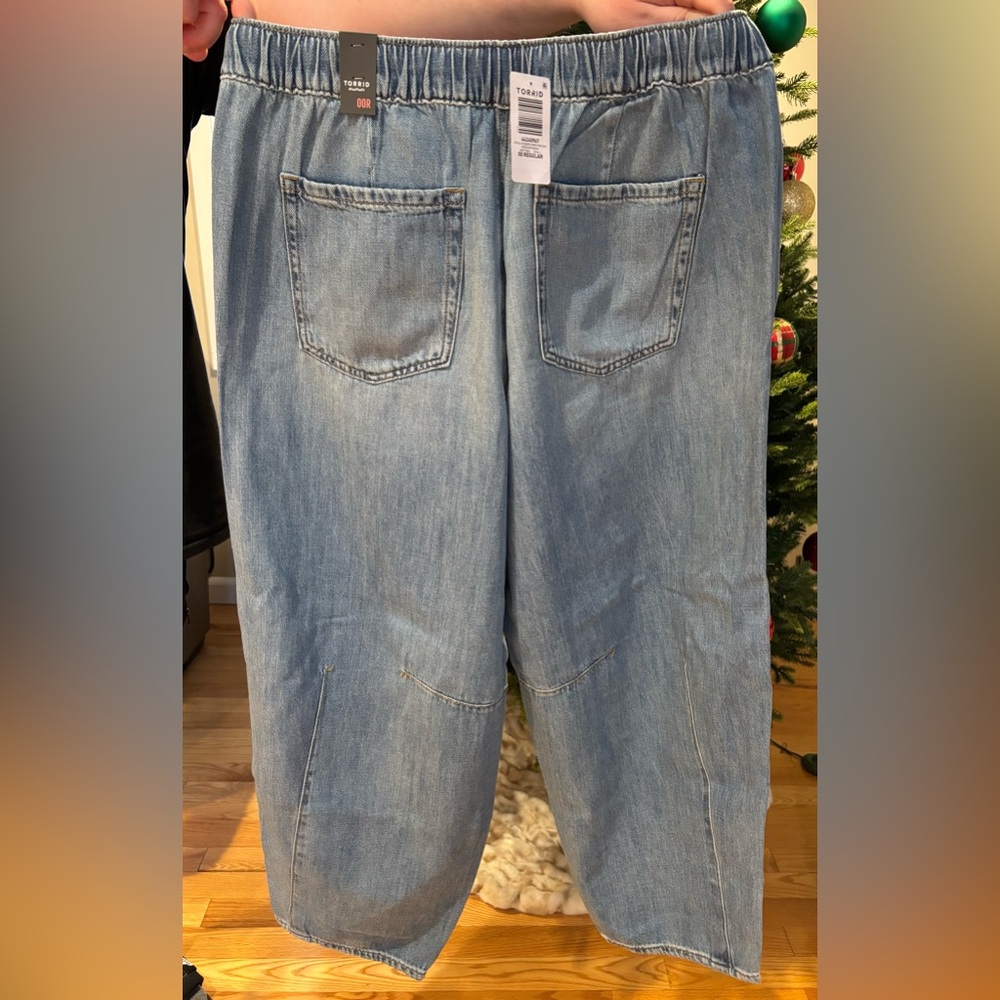 High-Rise Drapey Barrel Jeans - Picture 2 of 6